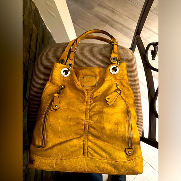 A beautiful bright yellow b Makowski leather bag in very good condition. - Picture 3 of 8